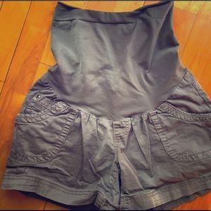 Maternity shorts